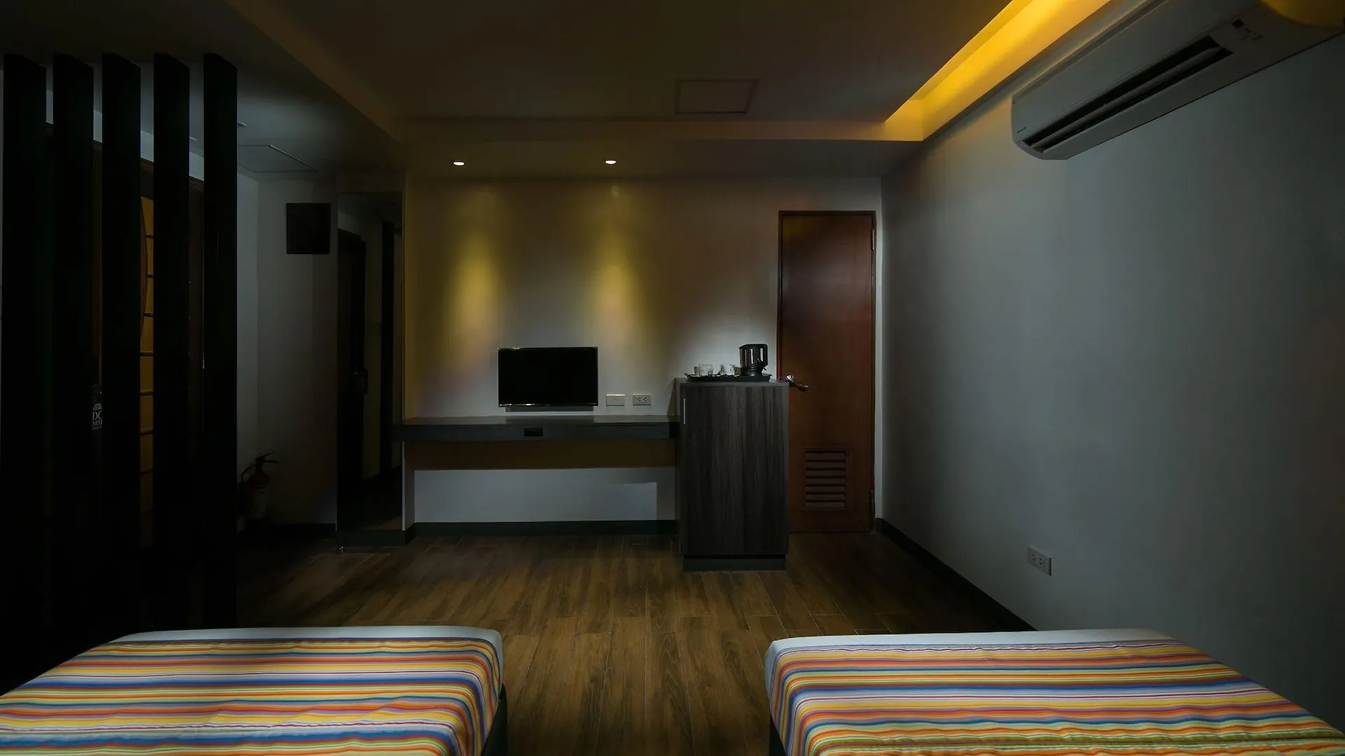 950 Condotel Angeles