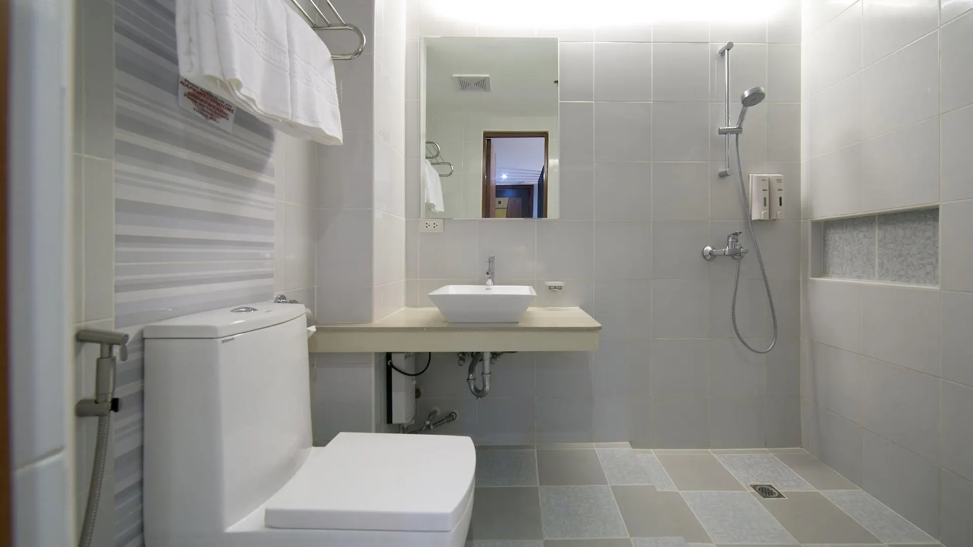 950 Condotel Angeles Daire