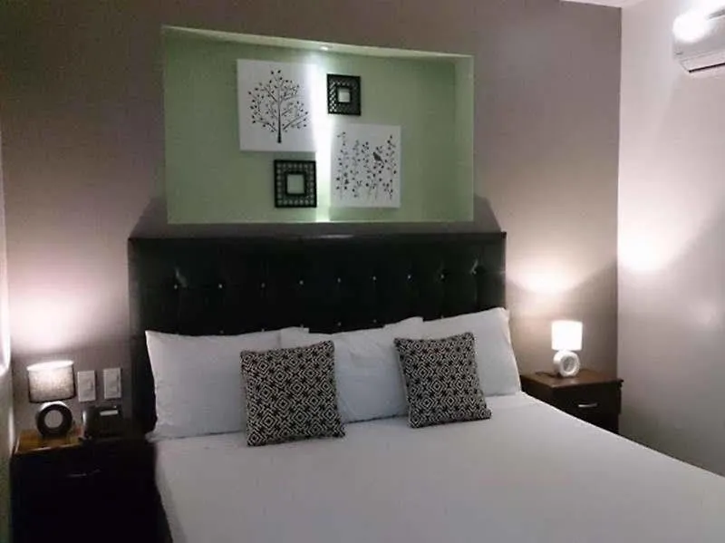 950 Condotel Angeles